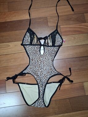 Guess Leopard Print Cutout Monokini Swimsuit with Black Trim Small